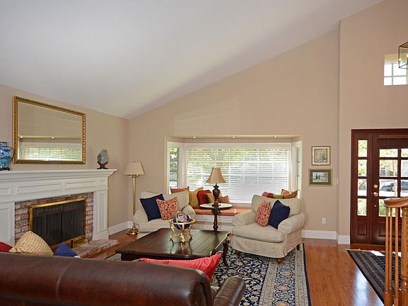 3rd image of 15404 Willow Dr