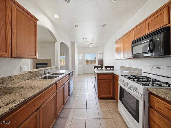 5th image of 10161 Evelyn Ave