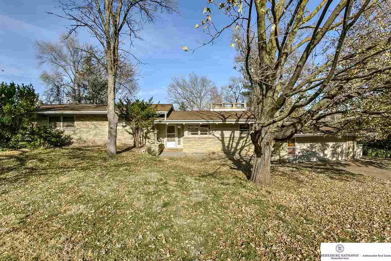 9822 Rockbrook Rd, Omaha, NE 68124 Zillow