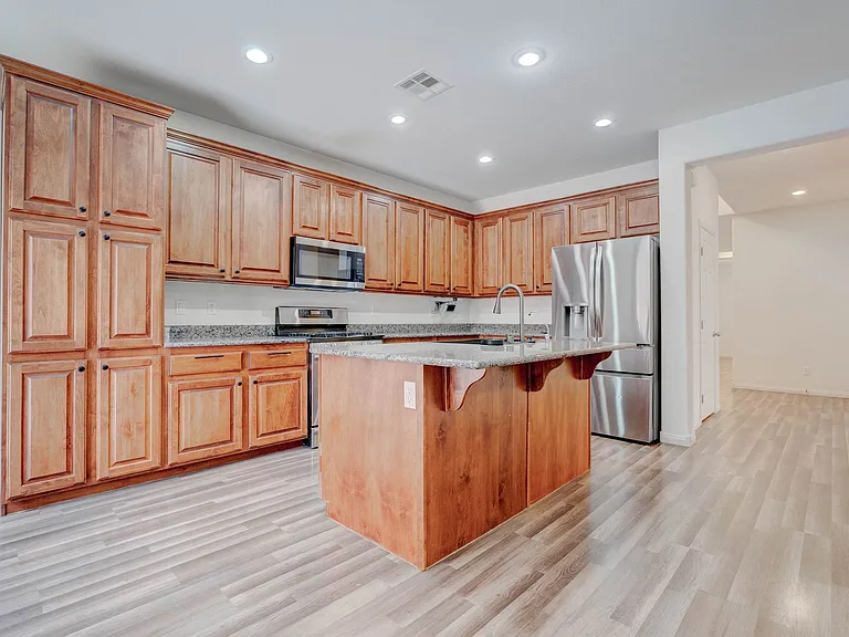 985 Noah Valley St — Photo 11