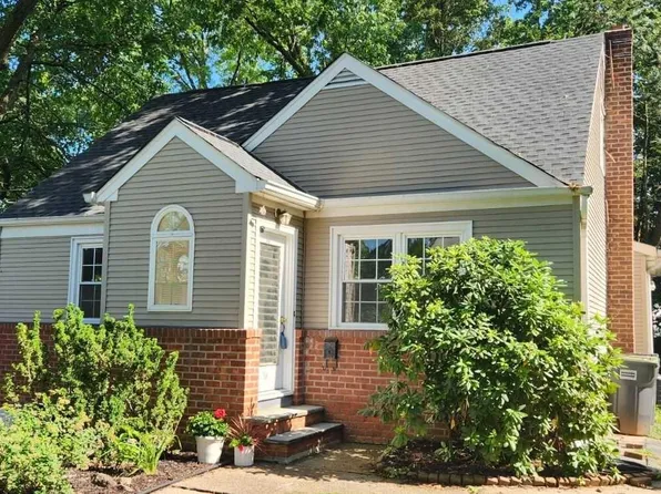 16 Homestead Pl, Bergenfield, NJ 07621