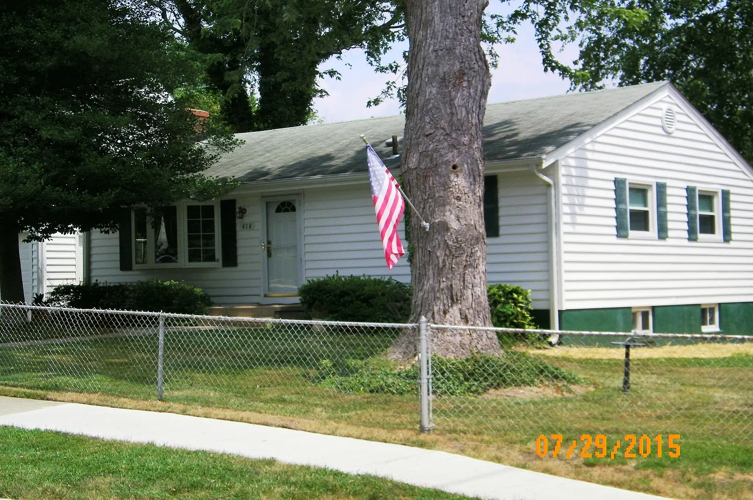 636 Blandford St photo 1