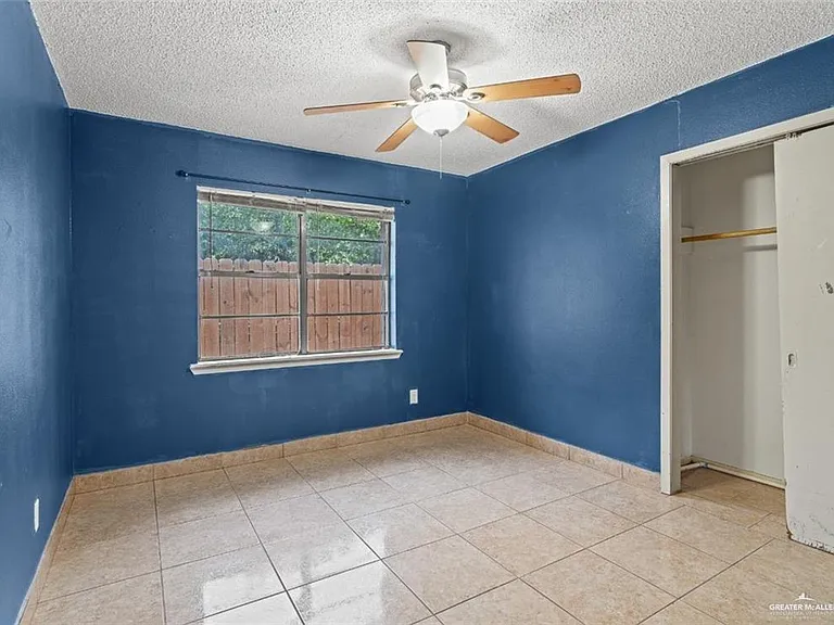 1014 E Peter St — Photo 11