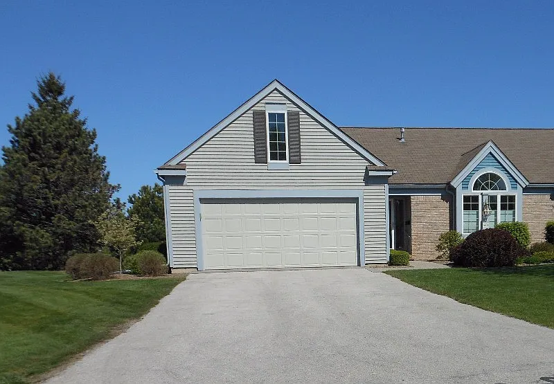 5604 Spring Knoll Dr photo 1
