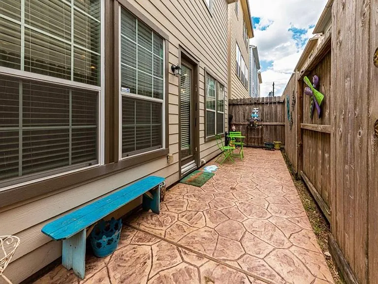 2710 Sherwin St — Photo 19