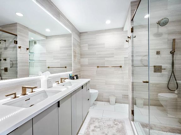 5th image of 200 E 69th St APT 28A