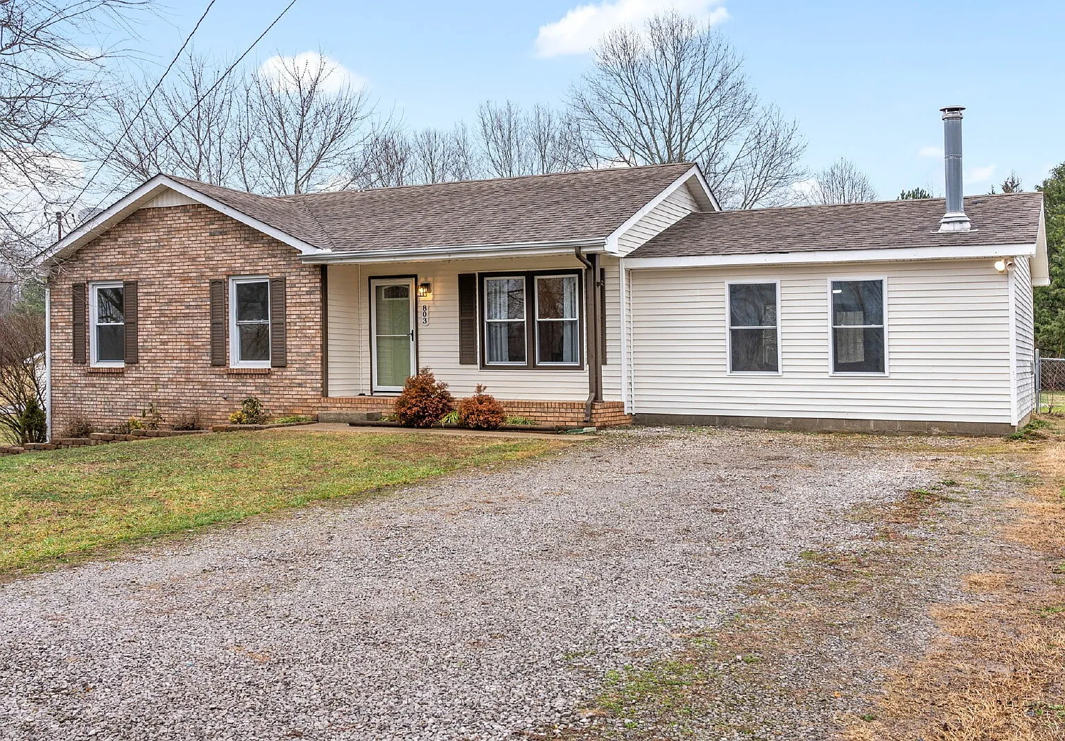 3 bed, 1.5 bath, 1468 sqft, $2,200 — Photo 3