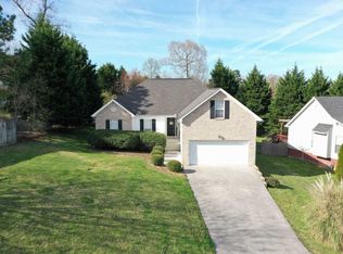 6338 Veronica Dr, Ooltewah, TN 37363