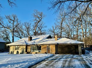 4N164 Pine Grove Ave, Bensenville, IL 60106