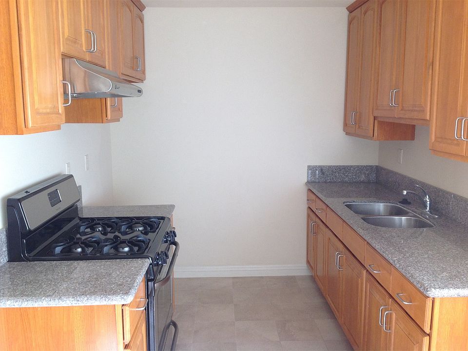 2nd image of 121 W Maple St APT 5