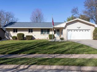 1845 Horizon Ct, Dubuque, IA 52001