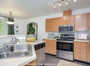6202 186th Pl NE UNIT 103, Redmond, WA 98052