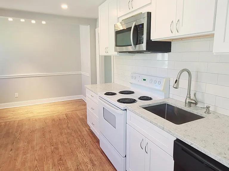130 S Cliff St #2 — Photo 4