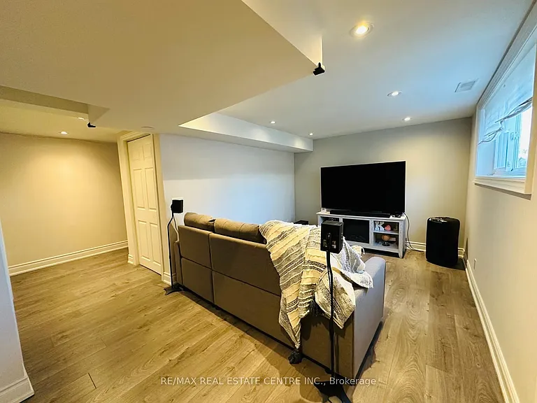 1 Havenbrook Ct — Photo 22