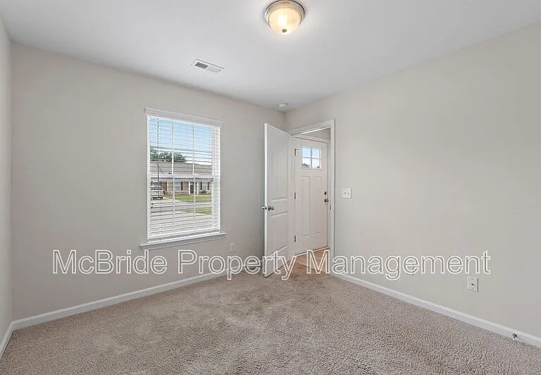 959 Madrid Ct — Photo 17