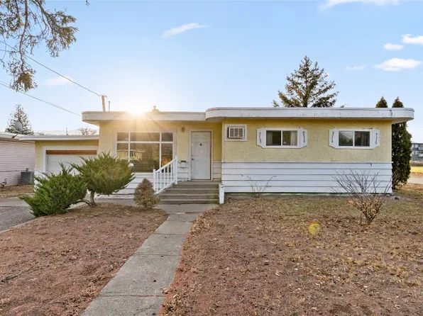 417 Mulberry Ave, Kamloops, BC V2B 2R3