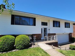 813 Brentwood Dr, Belpre, OH 45714