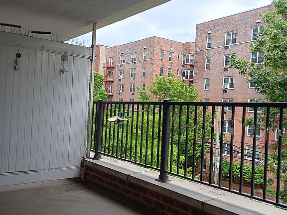 3rd image of 14325 41st Ave APT 301