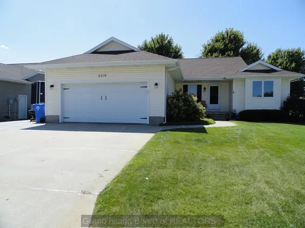 2210 Nashville St, Grand Island, NE 68803