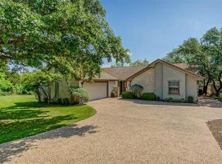 5 Camwood Trl, The Hills, TX 78738