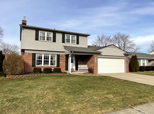 42976 Saxony Rd, Canton, MI 48187