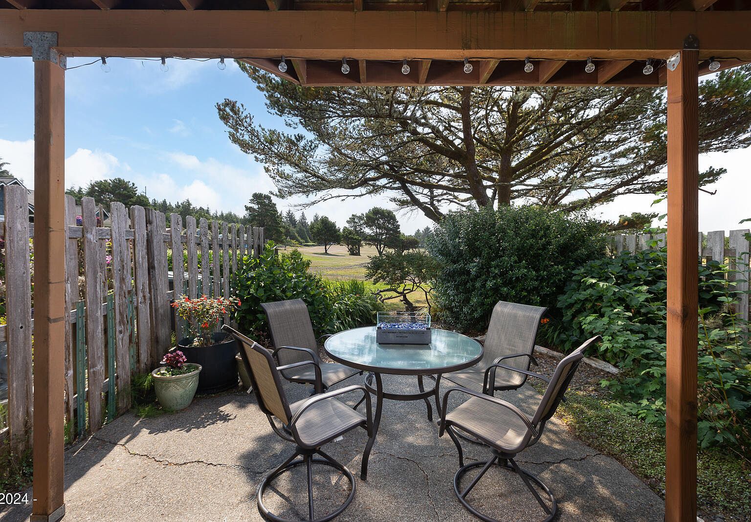 125 SW Range Dr UNIT 2