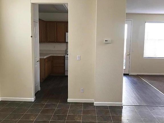 3rd image of 119 Paseo Dr