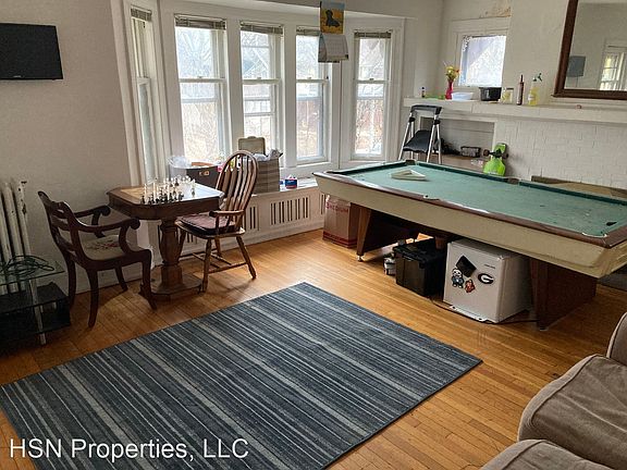 3rd image of 3043 N Farwell Ave