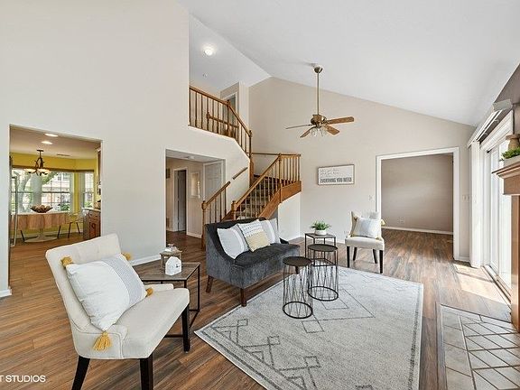 2nd image of 4076 Newport Ln #15-4