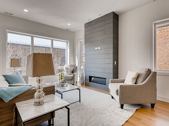 2nd image of 1362 W Evergreen Ave #3