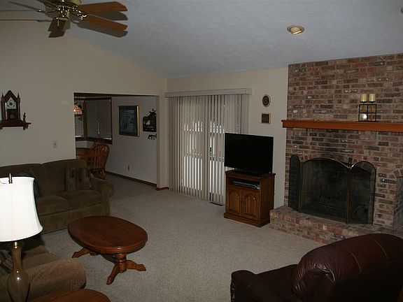 4th image of 7330 Laurel Cherry Dr