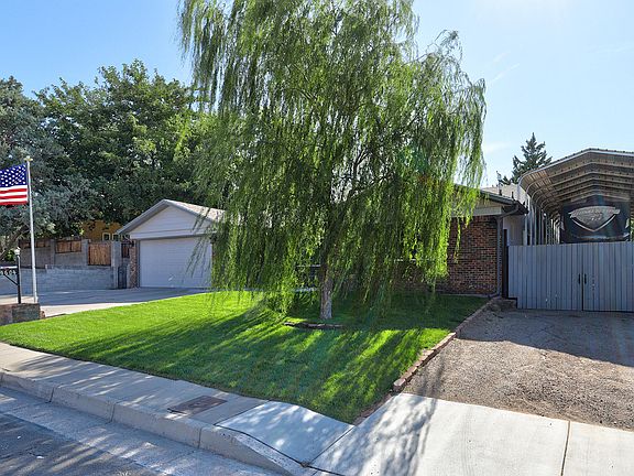 2nd image of 4604 Oahu Dr NE