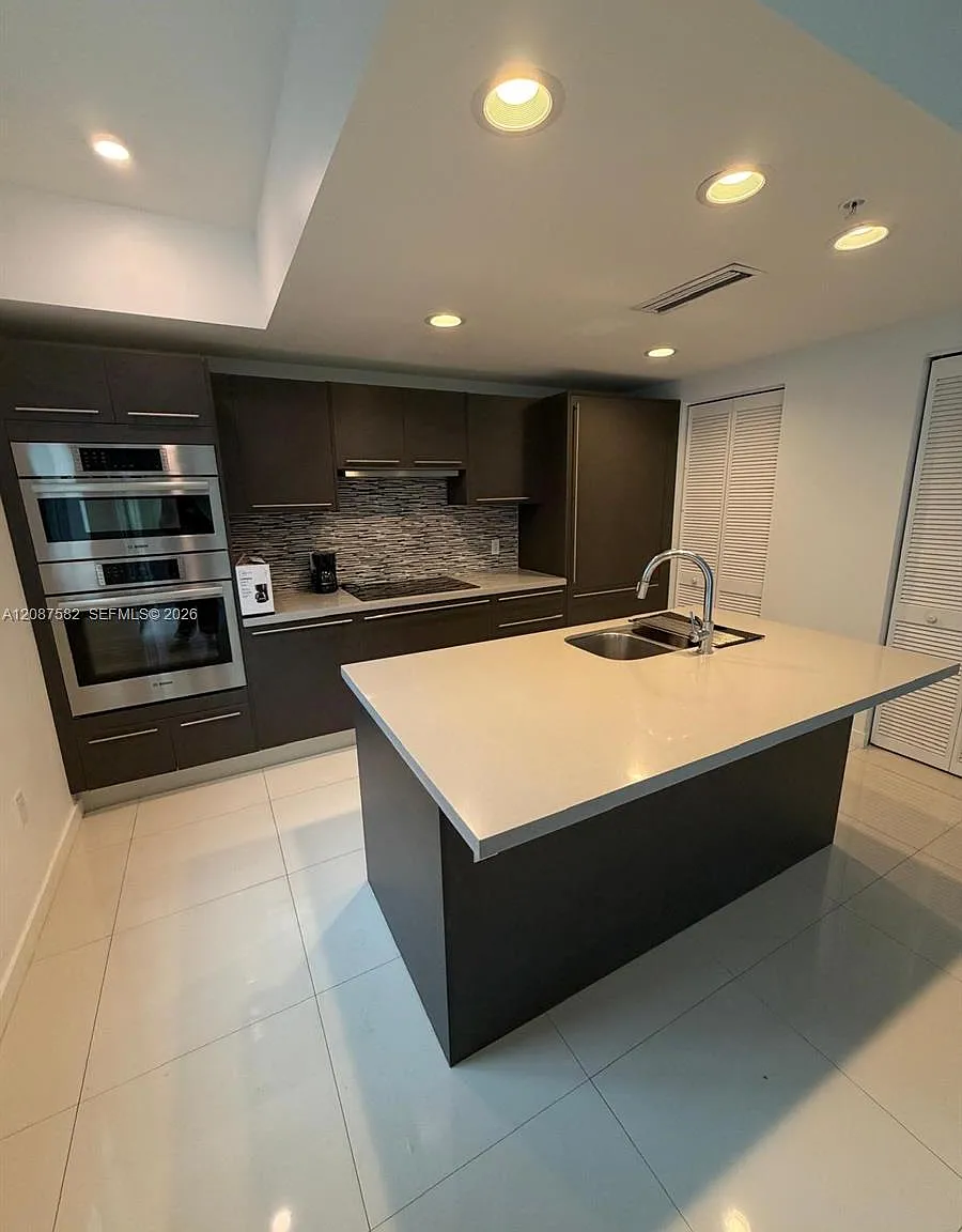 Midtown Doral Condo 4 — Photo 1