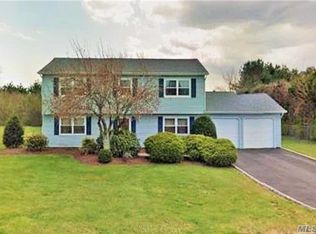 61 Oleeta Rd, Mount Sinai, NY 11766