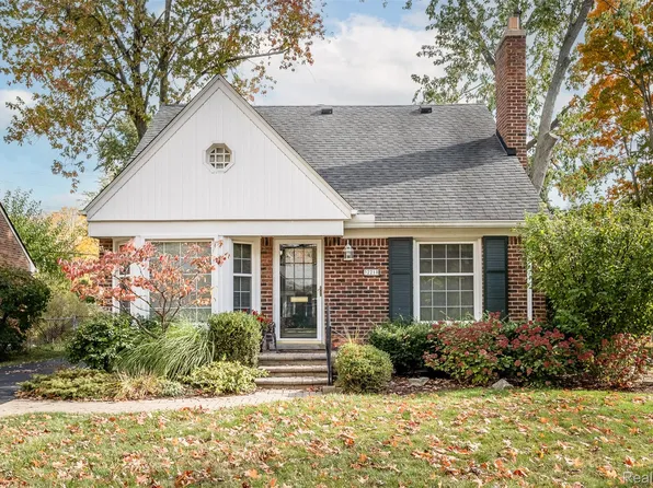 32210 Sheridan Dr, Beverly Hills, MI 48025