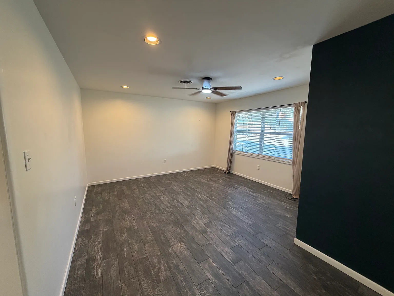 3 bed, 1.5 bath, 1350 sqft, $1,900 — Photo 3