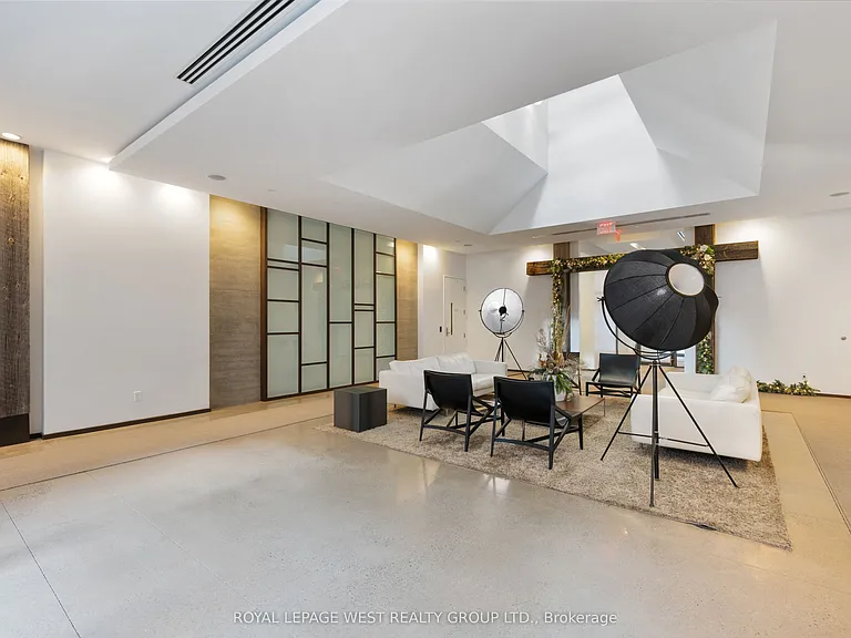 1030 King St W #835 — Photo 30