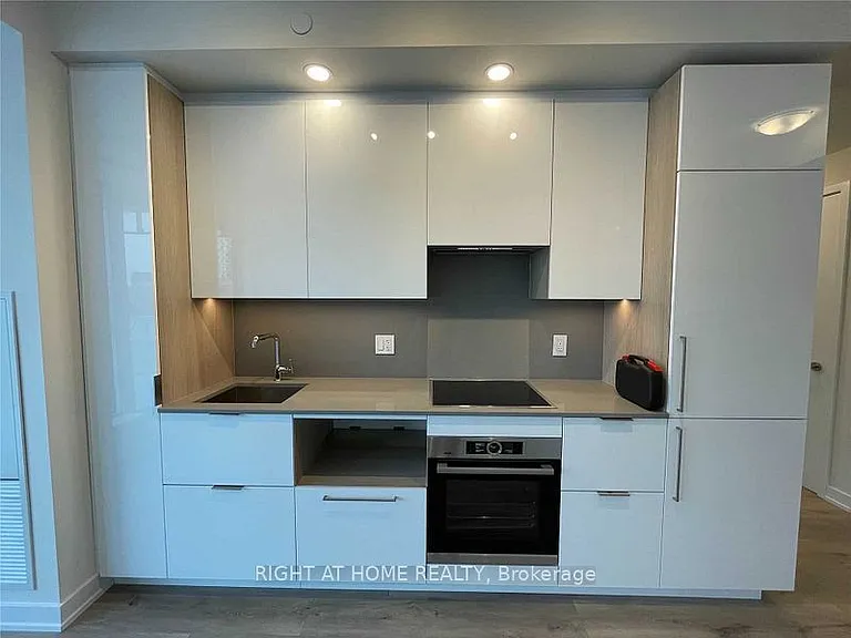 28 Freeland St #4308 — Photo 4