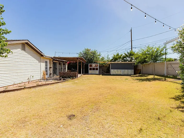 122 E Taylor St — Photo 17