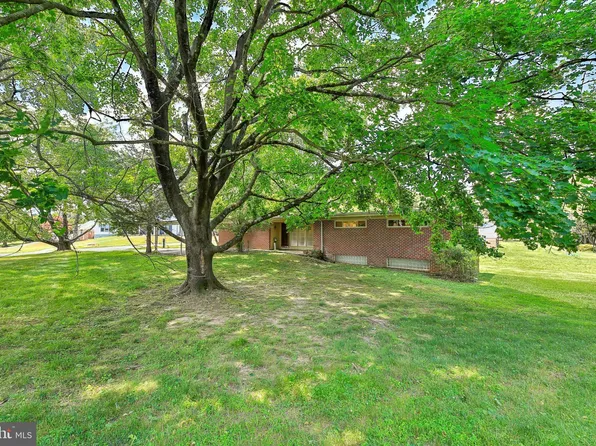 3220 Timberfield Ln, Pikesville, MD 21208