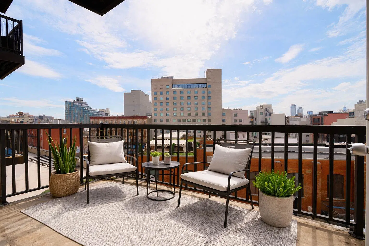 525 Union Avenue — Photo 4