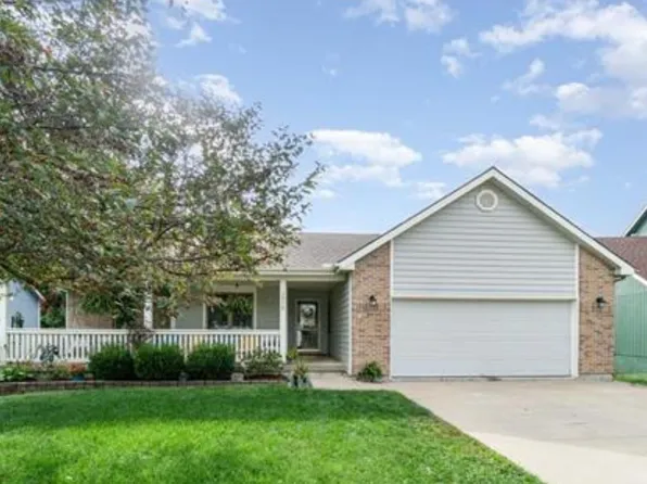 1015 Firetree Ave, Baldwin City, KS 66006