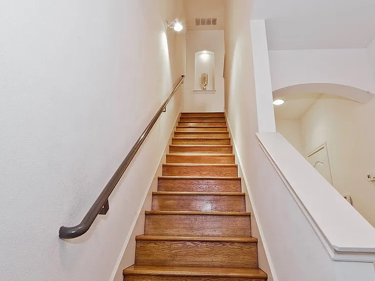 4419 Buena Vista St #21 — Photo 21