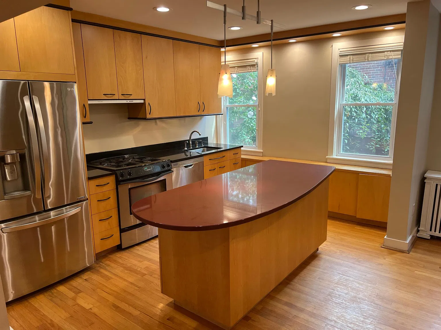 561 S Negley Ave — Photo 3