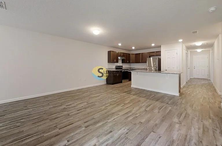 85 Pony Express Dr #B — Photo 4
