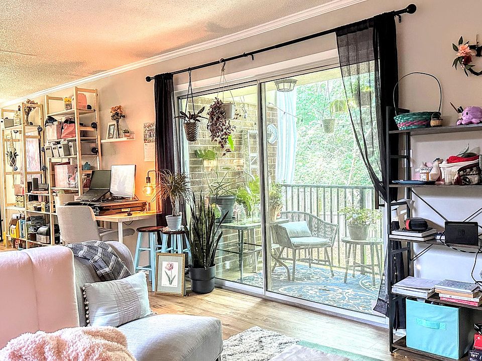 Main living/dining area with back patio