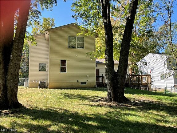 3rd image of 1369 Hilbish Ave