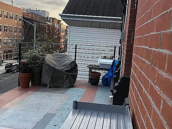 2nd image of 186 Quincy St APT 4