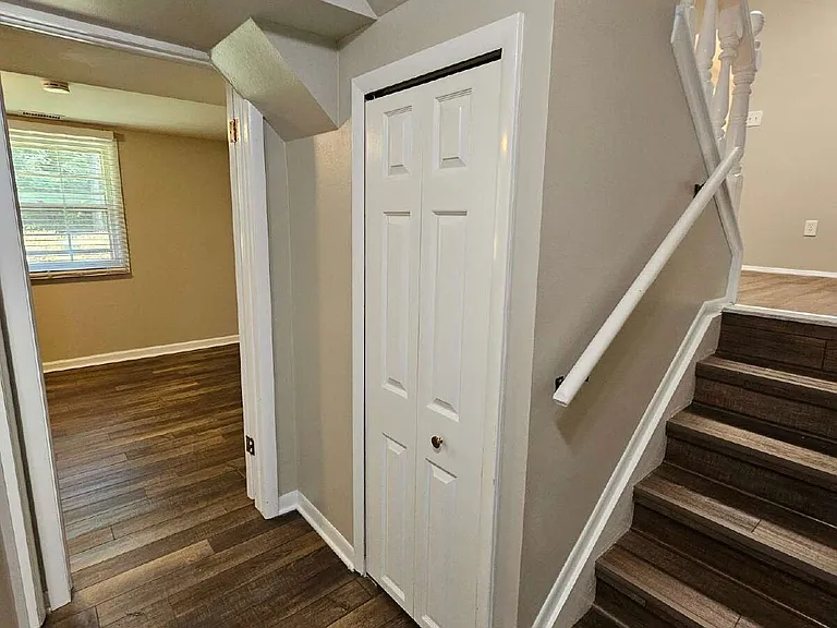591 E Long Lake Rd — Photo 34