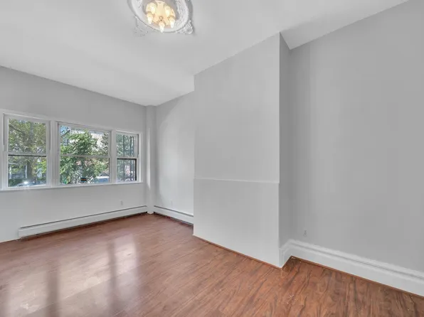 322 Webster Avenue image 7 of 15